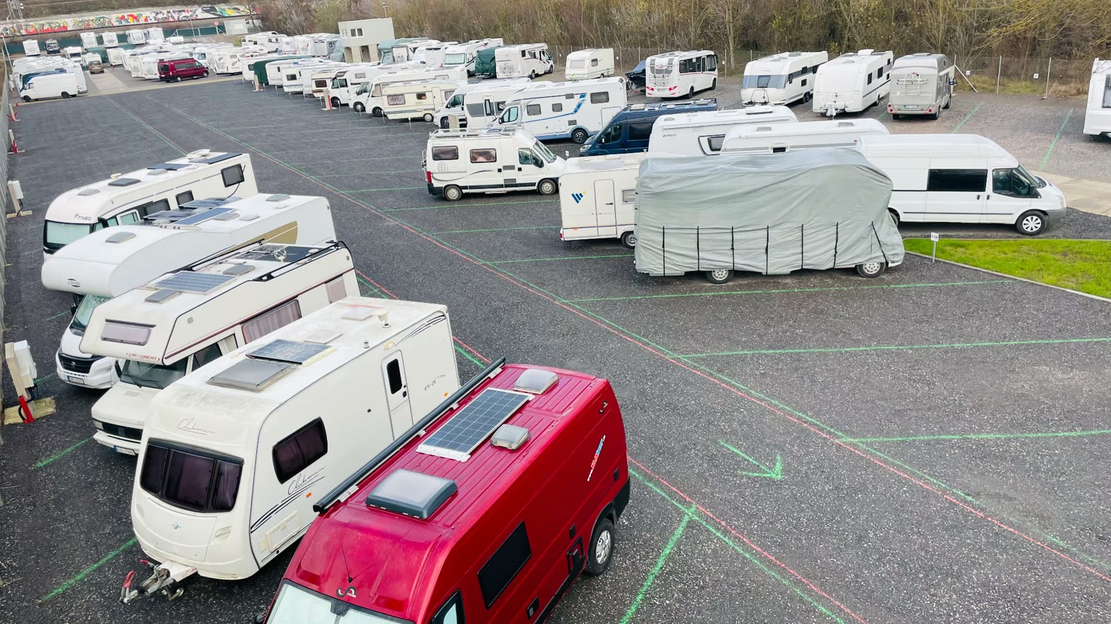 Caravan Spot – vyznačená stání s obytnými vozy a karavany